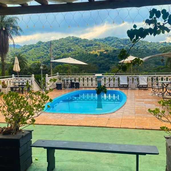 Pousada Encantos da Serra Macacos，位于马卡科斯的酒店