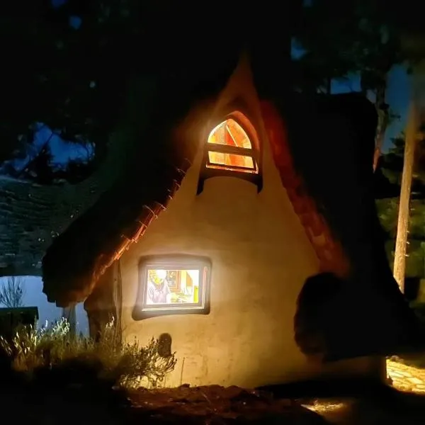 Malahat Fairyland Cottage，位于Malahat的酒店