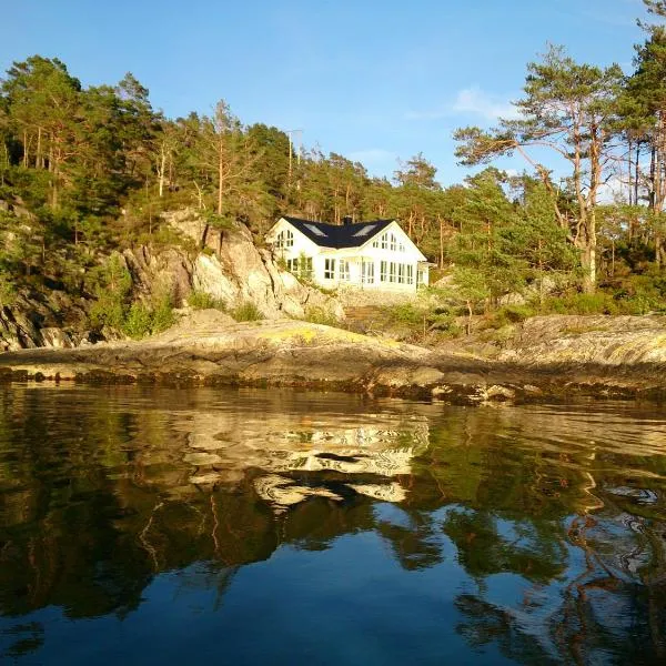 Ropeid Villa Fjordferie，位于Gullingen的酒店