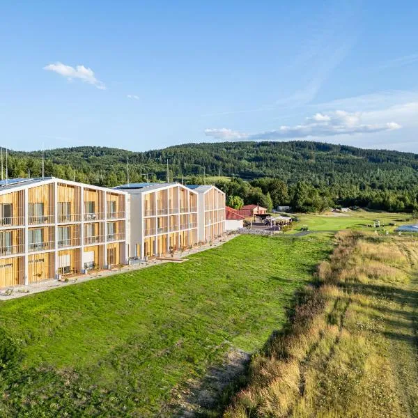 MARSHALL Golf & Wellness Hotel，位于索科洛夫的酒店