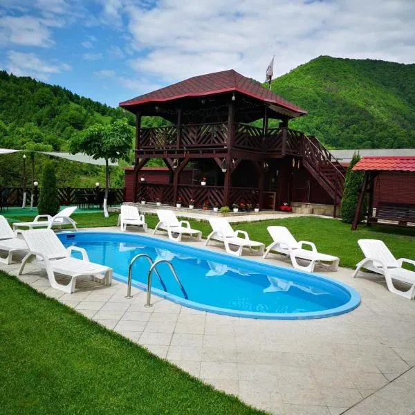 Pridvorul Haiducilor，位于斯兰默多瓦的酒店