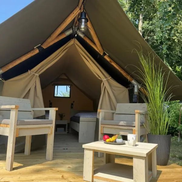 Luxus zelten Im Heide Resort，位于布吕根的酒店