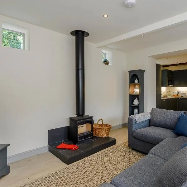 Bluestone Cottage，位于Welton le Wold的酒店