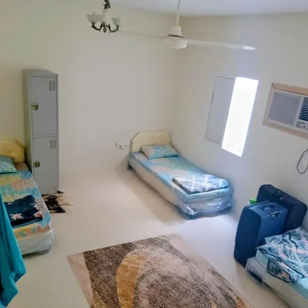 Cozy Vibes Hostel，位于马斯喀特的酒店