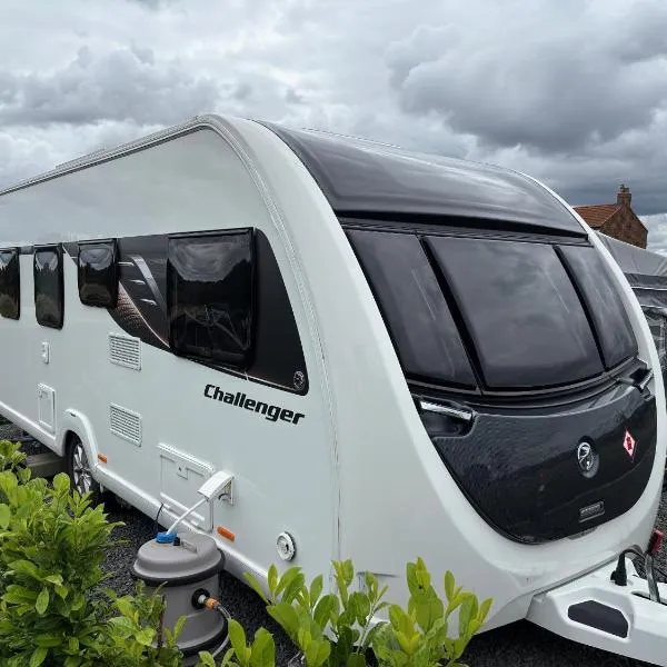 4 Guests - Pet Friendly - Durham Caravan Retreat，位于杜伦的酒店