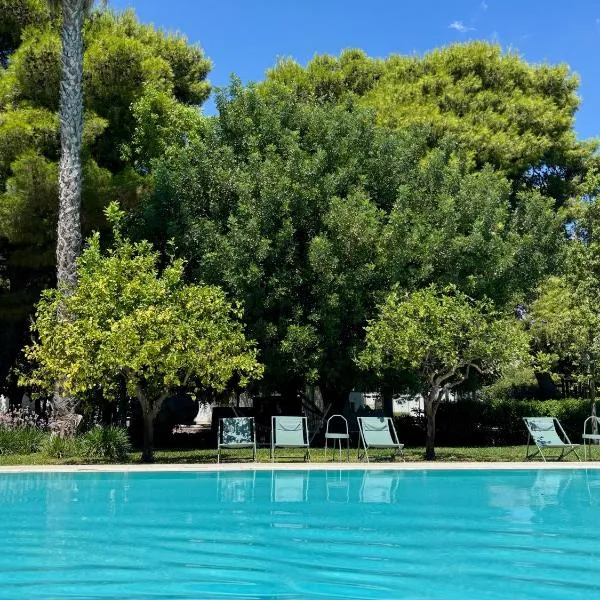 Chiusa Di Carlo Agriturismo，位于阿沃拉的酒店