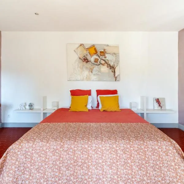 Mas carita，位于Cabannes的酒店