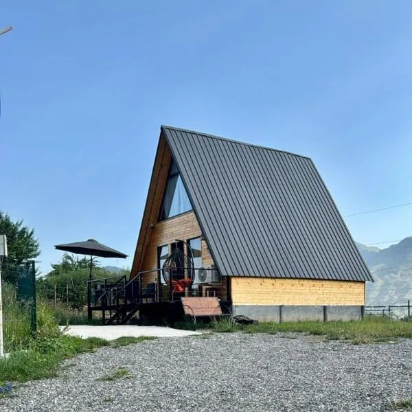 Villa Hillside Gudauri，位于Kʼumlistsʼikhe的酒店