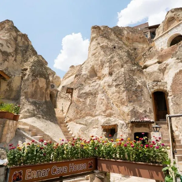 Cappadocia Ennar Cave Swimming Pool Hot & SPA，位于内夫谢希尔的酒店
