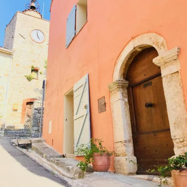 Cabris Village - Elegant Family House，位于卡布里的酒店