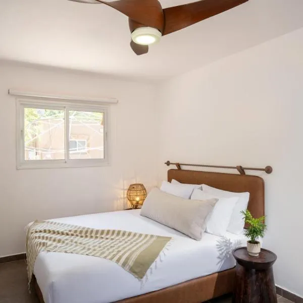 Lotan Desert Travel Hotel，位于Naẖal Ya‘alon的酒店