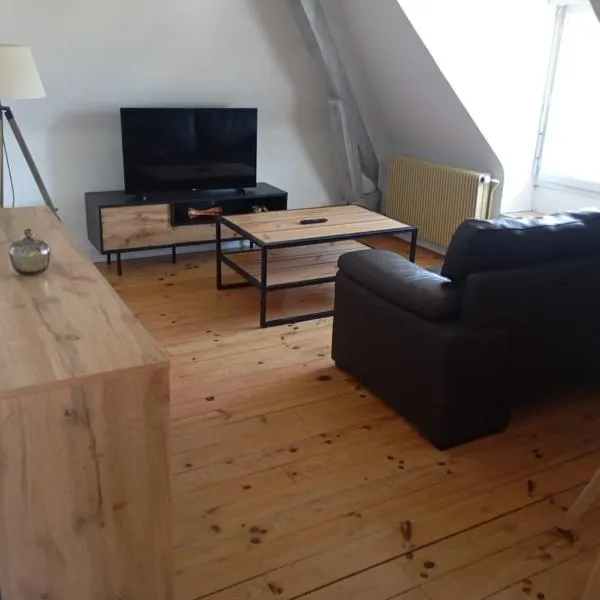 Appartement renové 46m2 - Climatisé, Calme et proche commodités，位于图勒的酒店