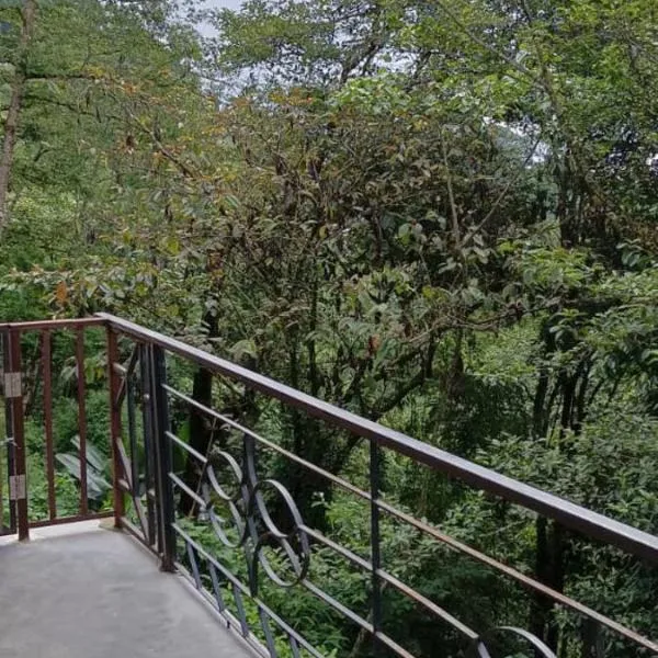 Mountain View Hillside Homestay Kalimpong, Between Deolo Park & Ramdhura，位于噶伦堡的酒店