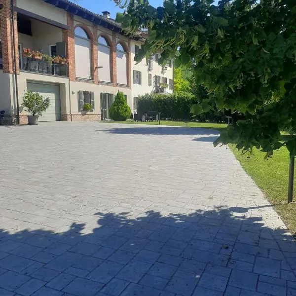 Cascina San Giulio，位于San Damiano dʼAsti的酒店