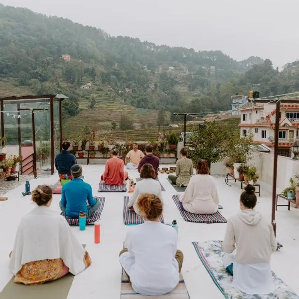Niru Yoga Homestay sound healing & hiking retreat，位于巴克塔普尔的酒店