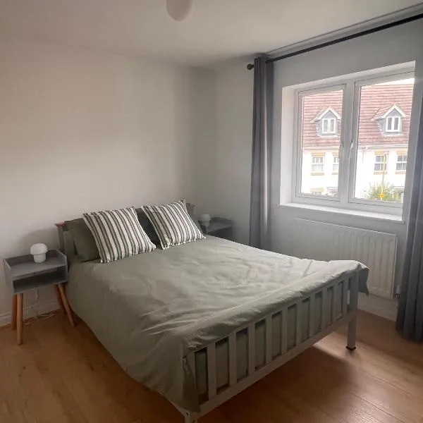 La CAZA Guest House，位于罗伊斯顿的酒店