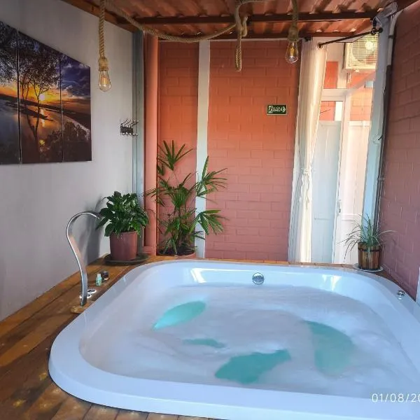 CASA CLIMATIZADA COM HIDROMASSAGEM PRÓXIMO BETO CARRERO E PRAIAS - Casa 2 DuMar Hospedagem，位于佩尼亚的酒店