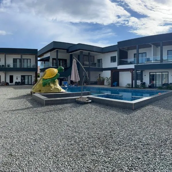Boa vista appartementen，位于帕拉马里博的酒店
