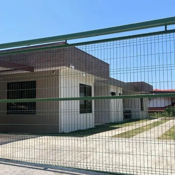 Apartamento del sol #3，位于Tilarán的酒店