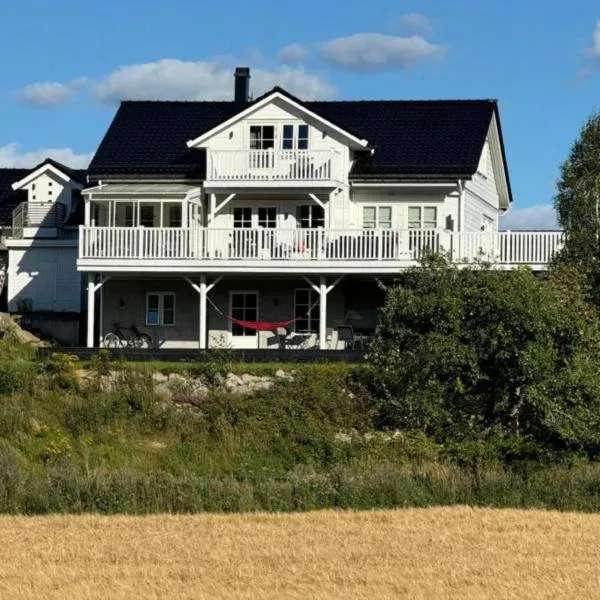 Stort luftig hus i Fredrikstad，位于腓特烈斯塔的酒店