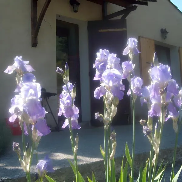 Location Gîte Les Iris，位于La Robine的酒店