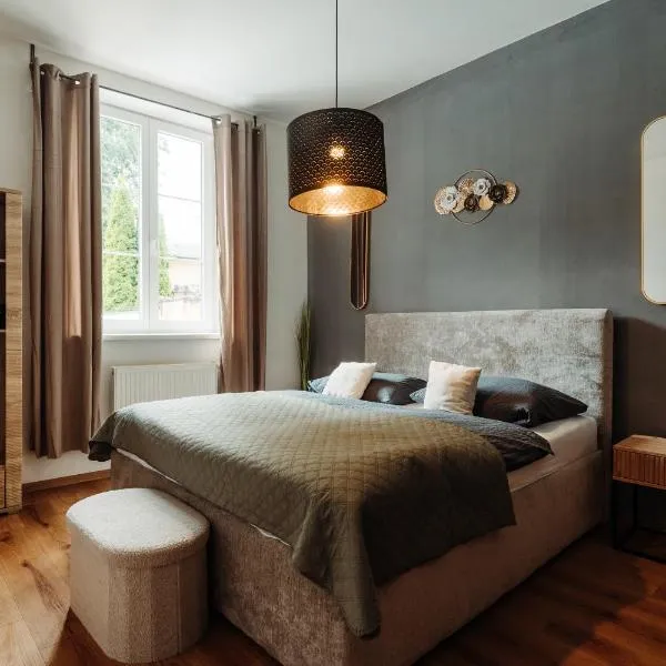 Apartmány J&J，位于顺佩尔克的酒店