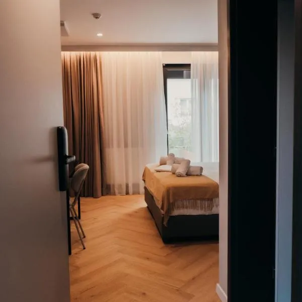 NOVO Studio，位于拉姆尼库沃尔恰的酒店