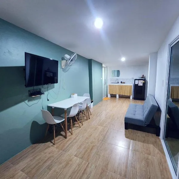 Baan U Sabai Poshtel (บ้านอยู่สบาย พอสเทล)，位于Manorom的酒店