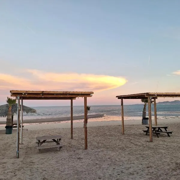 #33 Bungalow Seaside Hotel & Victors RV Park，位于圣费利佩的酒店