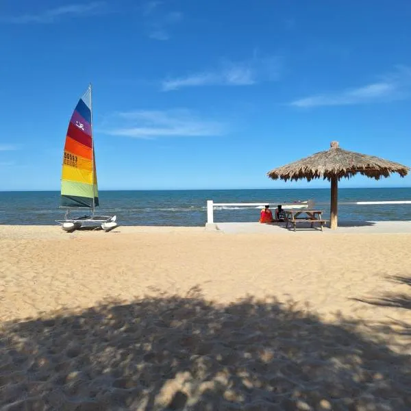 #38 Bungalow Seaside Hotel & Victors RV Park，位于圣费利佩的酒店