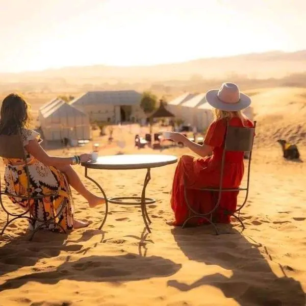 Merzouga Hosting & Camelride，位于梅尔祖卡的酒店
