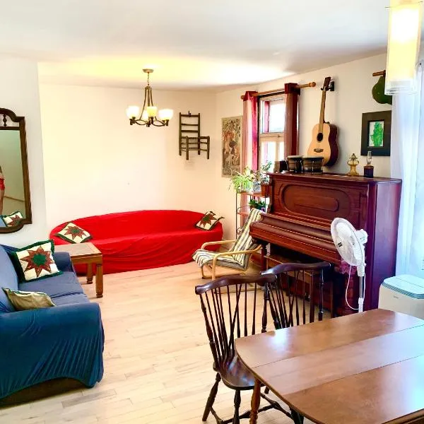 6 people, big, free parkings, near Old Quebec, near river，位于魁北克市的酒店