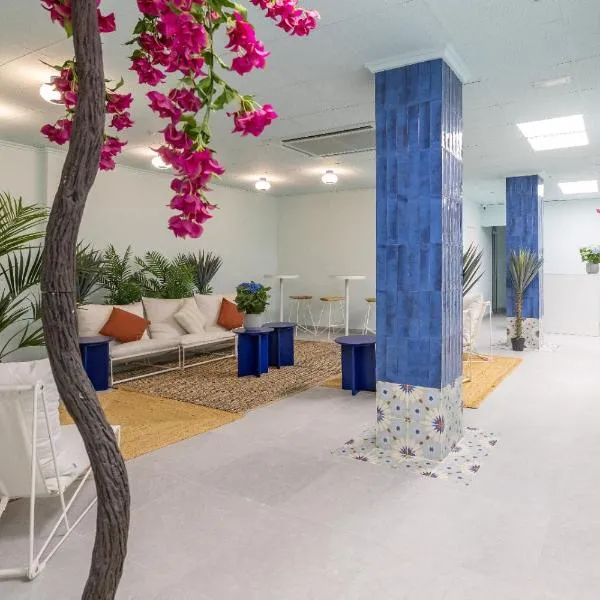 Carmen Beach Hostel Cullera，位于库列拉的酒店