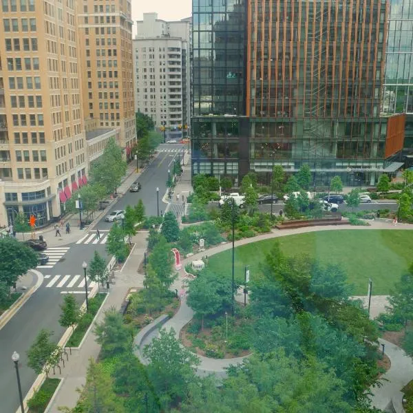 Pentagon Luxe Apartments Arlington - Near DC，位于阿林顿的酒店