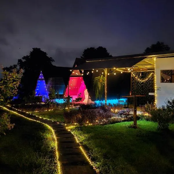 Flora Glamping de Abuela，位于福尔图纳的酒店