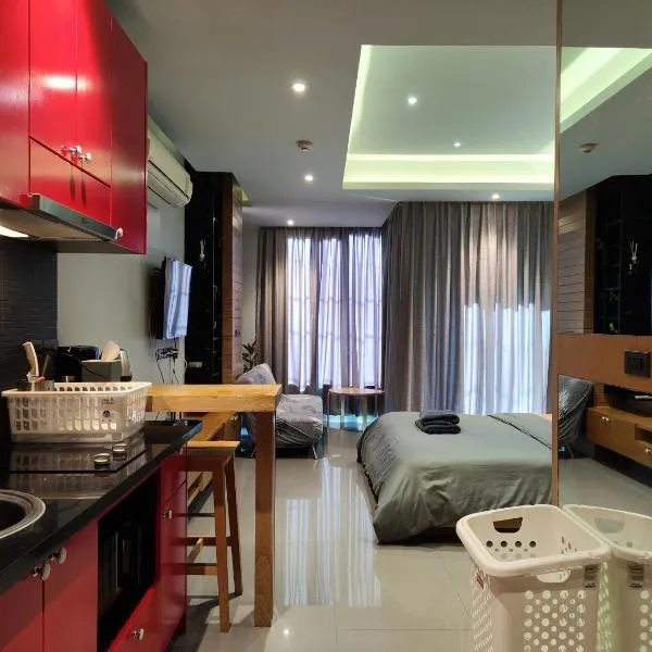 Nai Harn beach - Studio room on 2 floor at ReLife The Windy，位于拉威海滩的酒店
