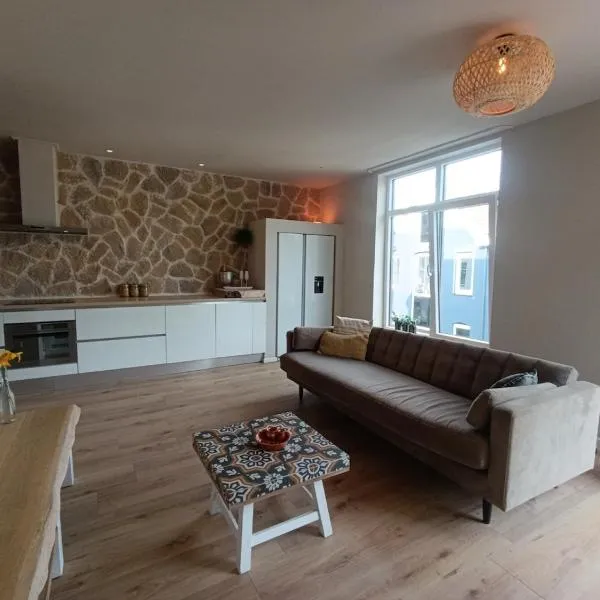 Mediterranean apartment with home theater，位于博德赫拉芬的酒店