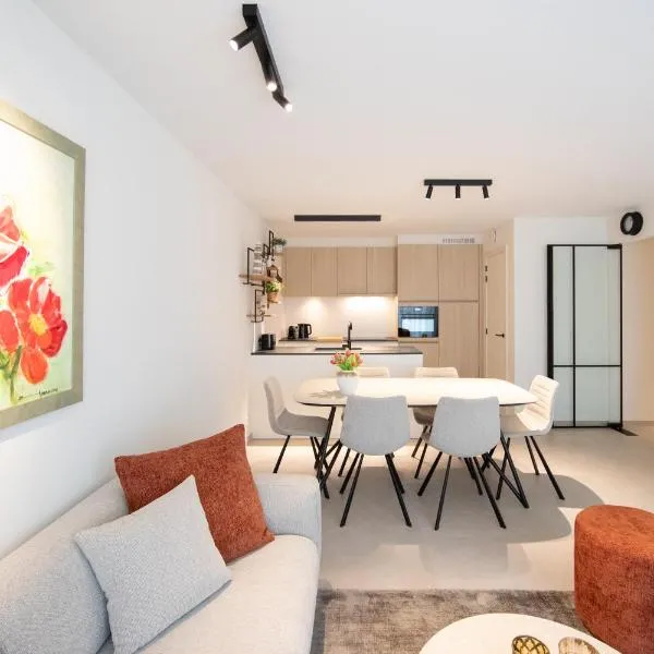 Villa Mariella met parking en zwembad，位于尼乌波特的酒店