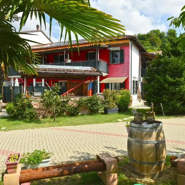 CASA APPARTAMENTO VACANZE La fermata delle rondini，位于Castello di Annone的酒店