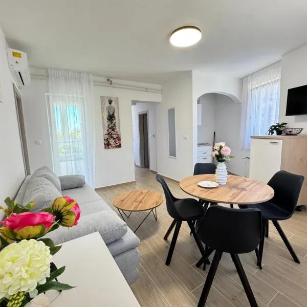 Flowers Apartments Pula, city center，位于普拉的酒店