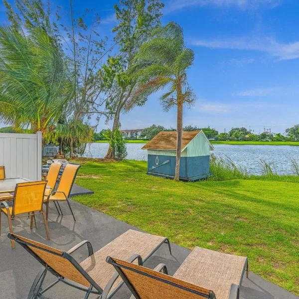 2br Lakeside Getaway - Peaceful Waterfront Stay，位于戴维的酒店