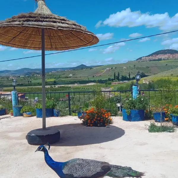 Gîte Forest Tagroumet traditionel，位于伊夫兰的酒店