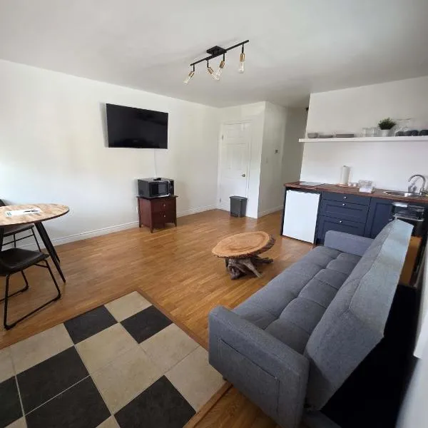 Hunts Point Beachside Suite #13,位于Summerville Centre的酒店