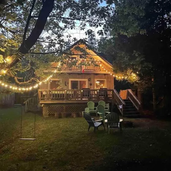 Rustic cabin w Games near Lake and National Park，位于托伯莫里的酒店