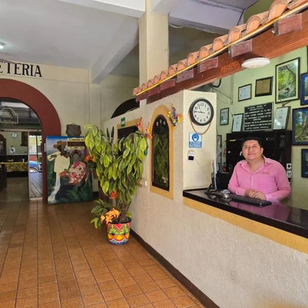 Hotel Riviera，位于巴耶斯城的酒店