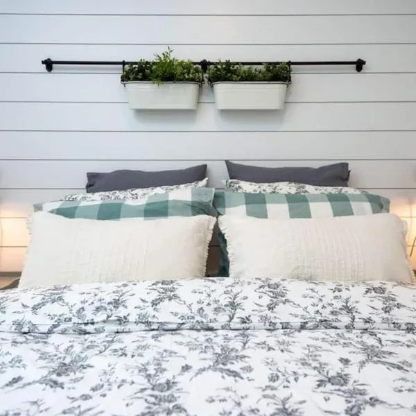 Private Escape! Tiny home style，位于Camas的酒店