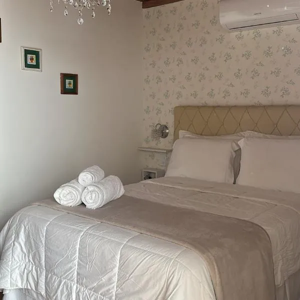 Pousada Dulce Ville，位于多明戈斯马丁斯的酒店
