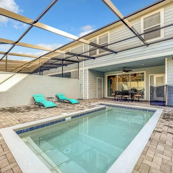 Playful Family Home W Pool-low September Rates，位于达文波特的酒店