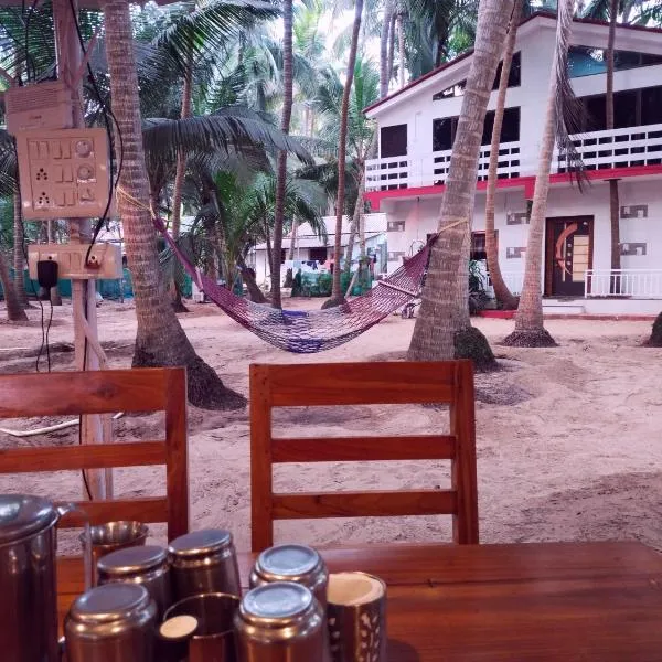 Samant Beach Resort，位于马尔万的酒店