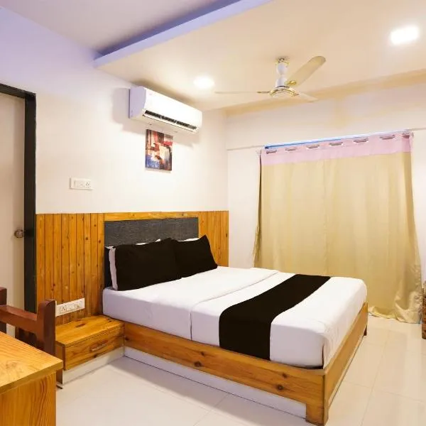 Super Townhouse Oak Gravity Inn，位于浦那的酒店